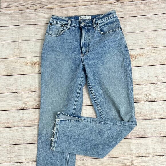 Abercrombie & Fitch The 90s Straight High Rise Jeans Size 26 Light Wash Vintage - Picture 6 of 8